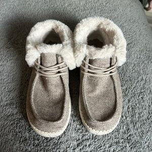 women’s fuzzy hey dude shoes